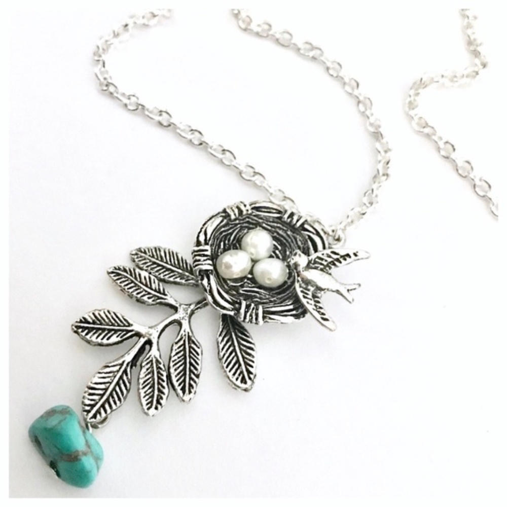 NWOT Bird Nest Branch Silver Tone Pendant Necklace - Picture 2 of 10